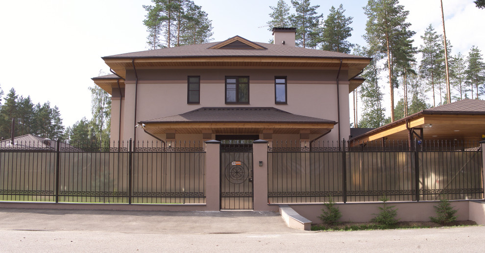 Дом из кирпича в "Охтинском парке"