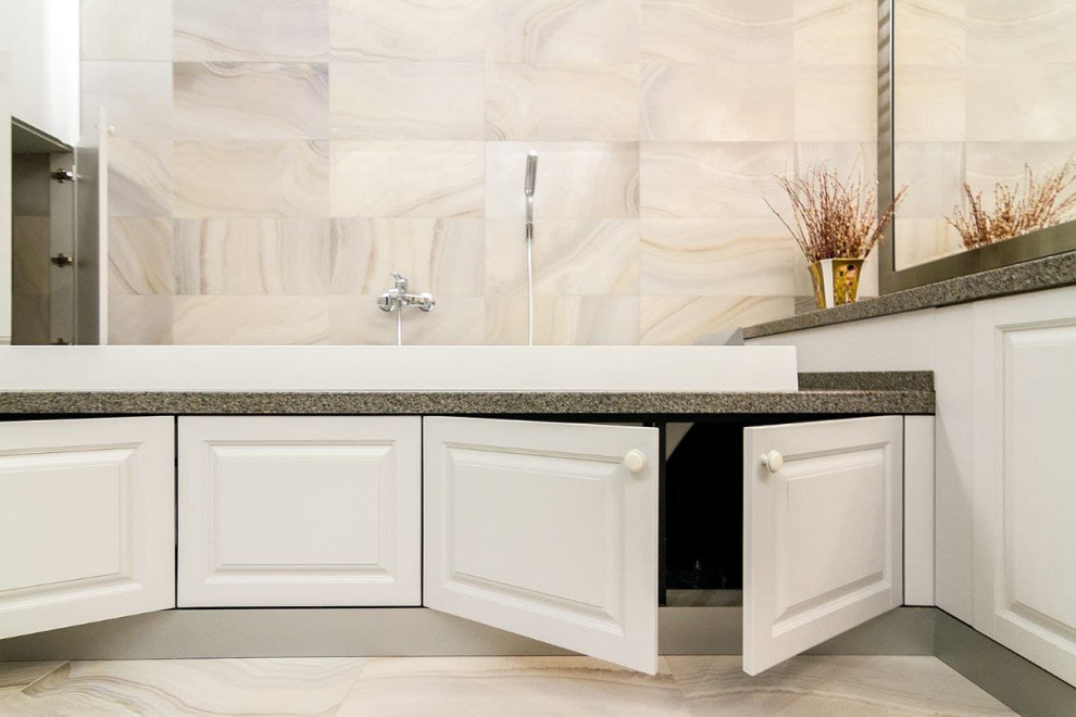 Мебель в ванную комнату с экраном под ванну