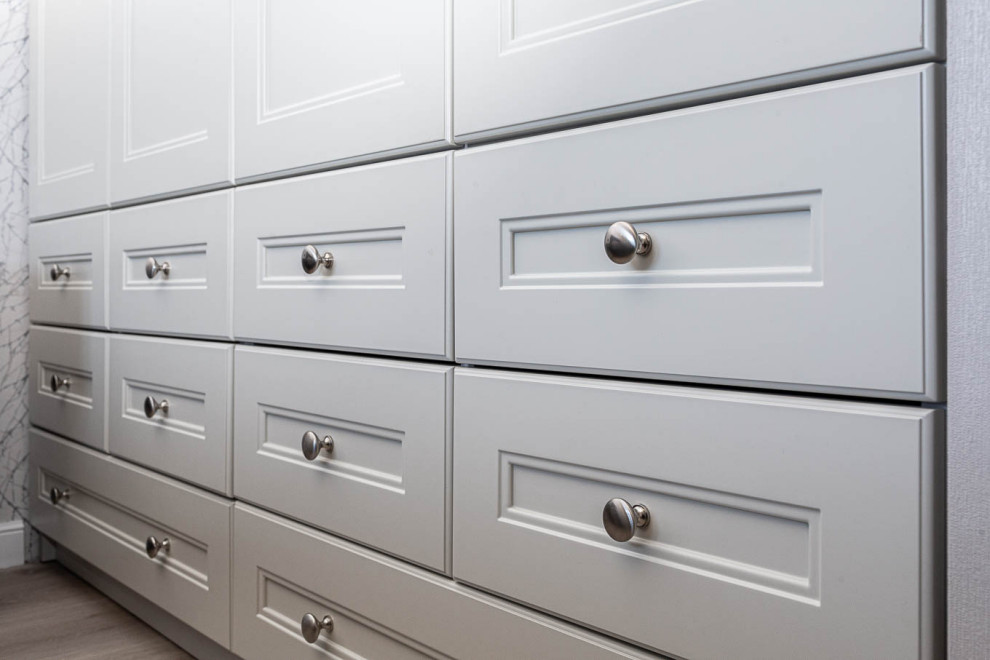 Современный шкаф в спальню