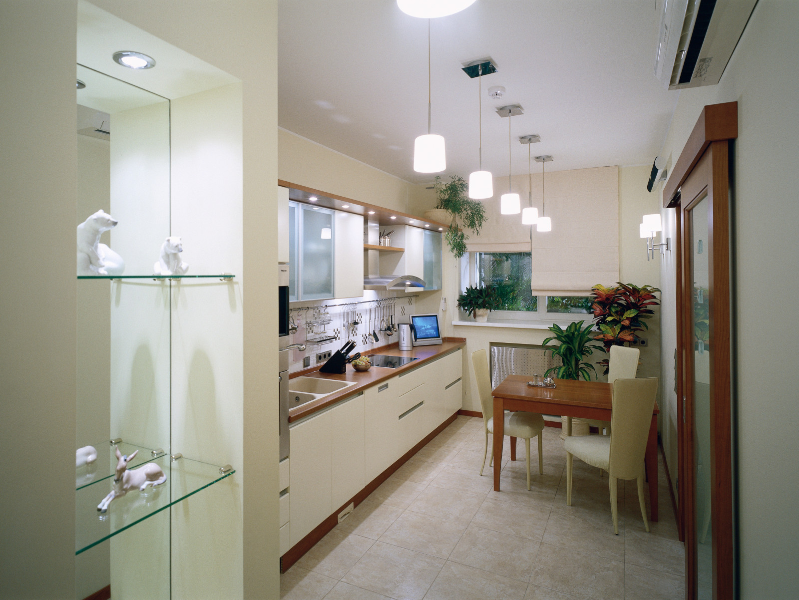 Атмосфера лёгкости. 3-х комнатная квартира 137 м2. Кухня