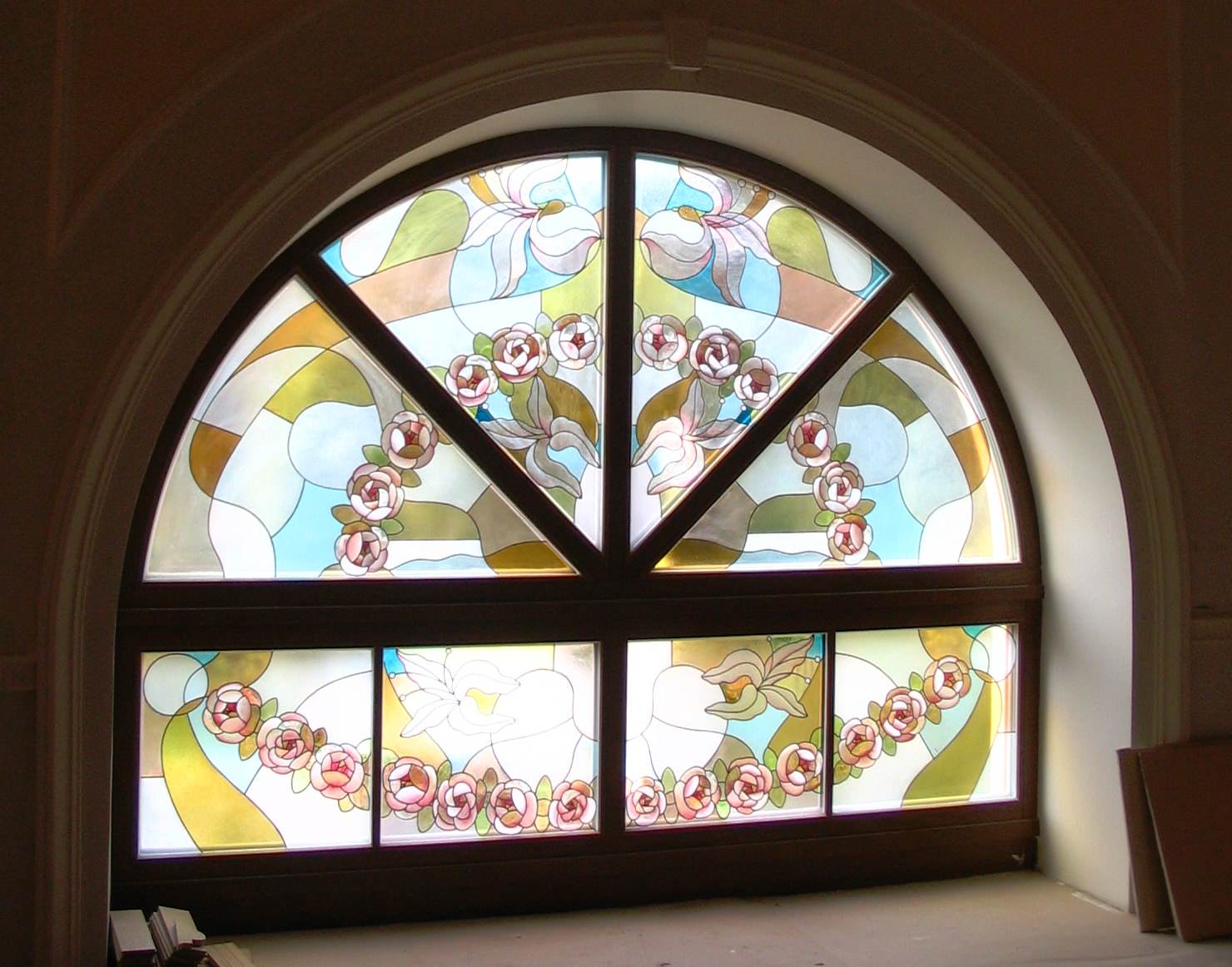 арочные окна