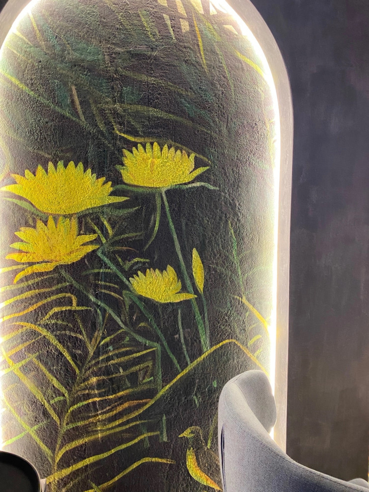 Обложка проекта: Фреска с элементами картин Руссо. Зал для караоке в ресторане SGRT.