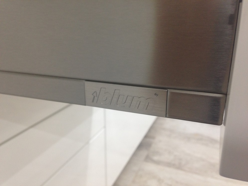 Москва. Ленинский пр-т  д.111. Квартира - студия.