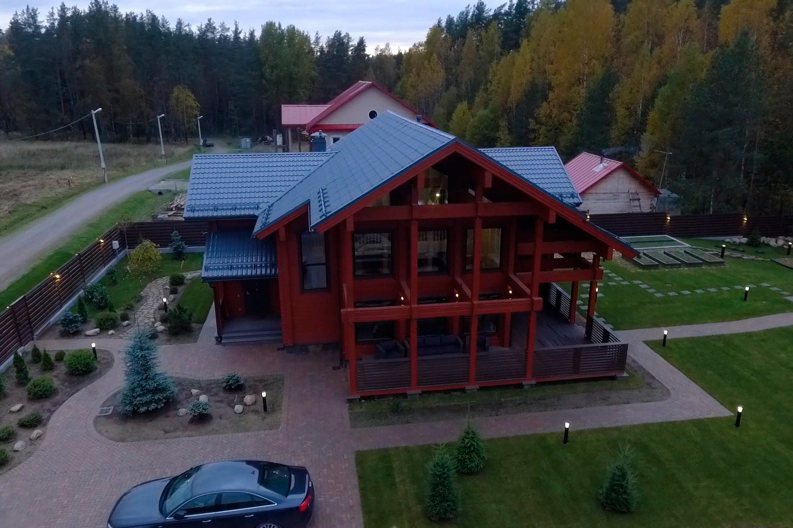 Отделка дома и бани из клееного бруса