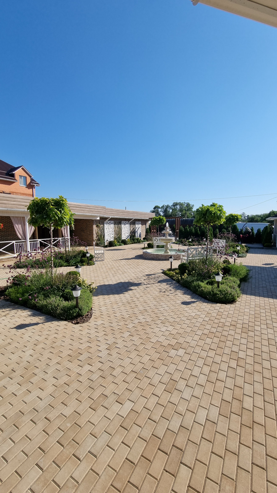 Реализация проекта "Французский дворик"