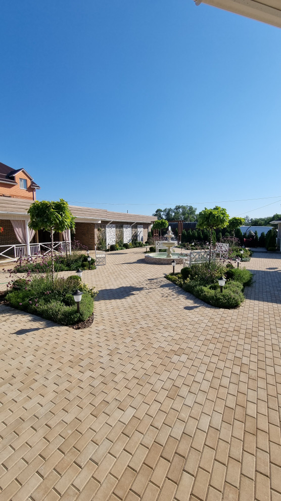 Реализация проекта "Французский дворик"