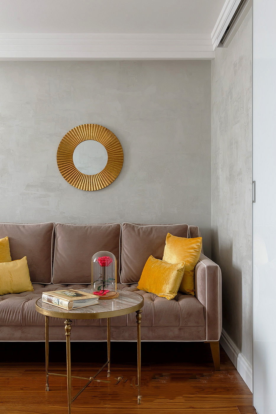 Интерьер двухуровневой квартиры с панорамными окнами, Санкт-Петербург