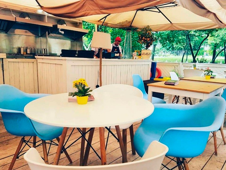 Летняя площадка ресторан PRAWNS