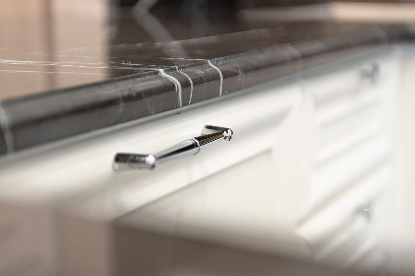 ЖК ЗАЗЕРКАЛЬЕ 408