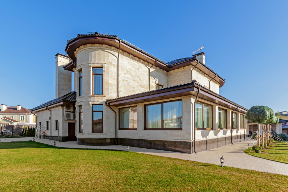 Строительство дома и отделочные работы. Дом на Новой Риге. 700 кв.м.