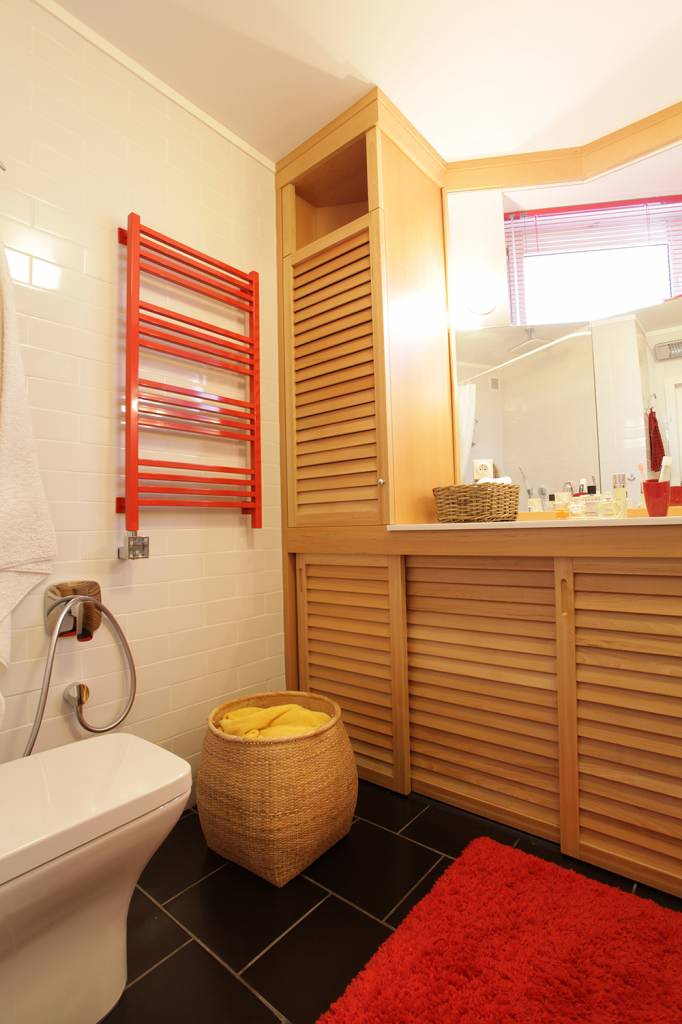 Houzz тур: Яркие краски и контрасты в квартире на 22-м этаже