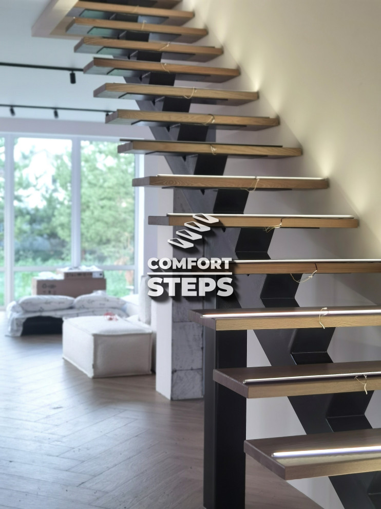 Обложка проекта: Лестница на монокосоуре со ступенями из ясеня с подсветкой