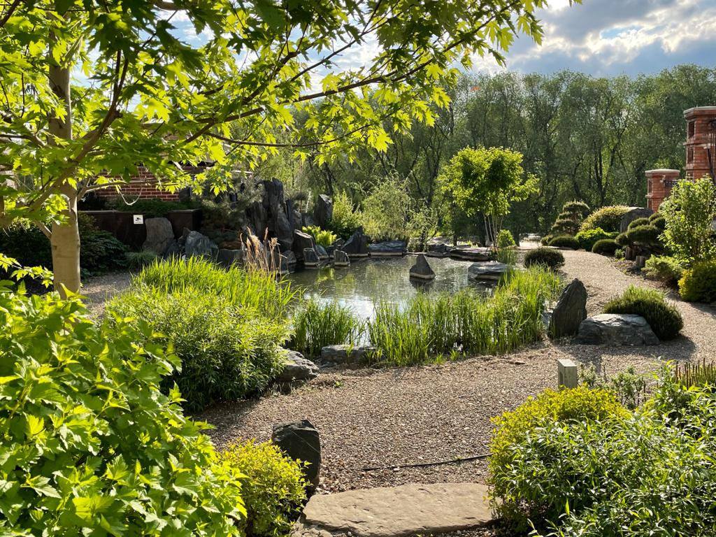 Декоративный водоём с каскадом в Екатеринбурге