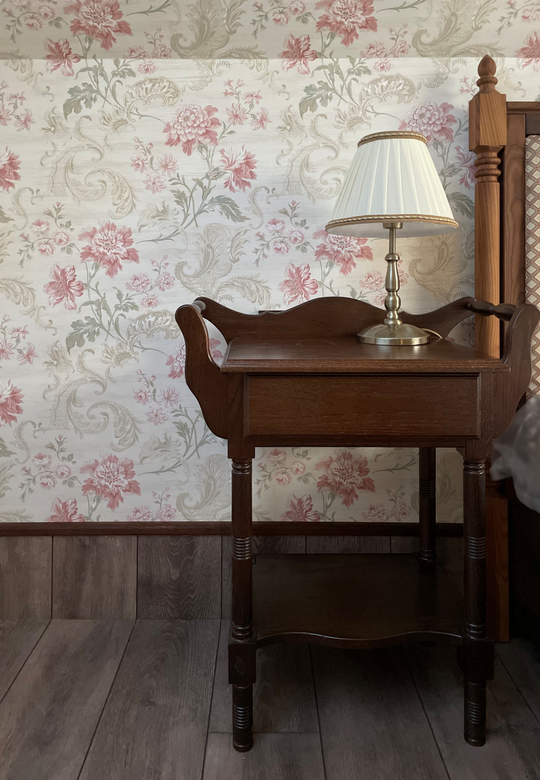 ЗАГОРОДНЫЙ ДОМ В СТИЛЕ "СТАРОЙ АНГЛИИ" _ФРАГМЕНТЫ РЕАЛИЗАЦИИ