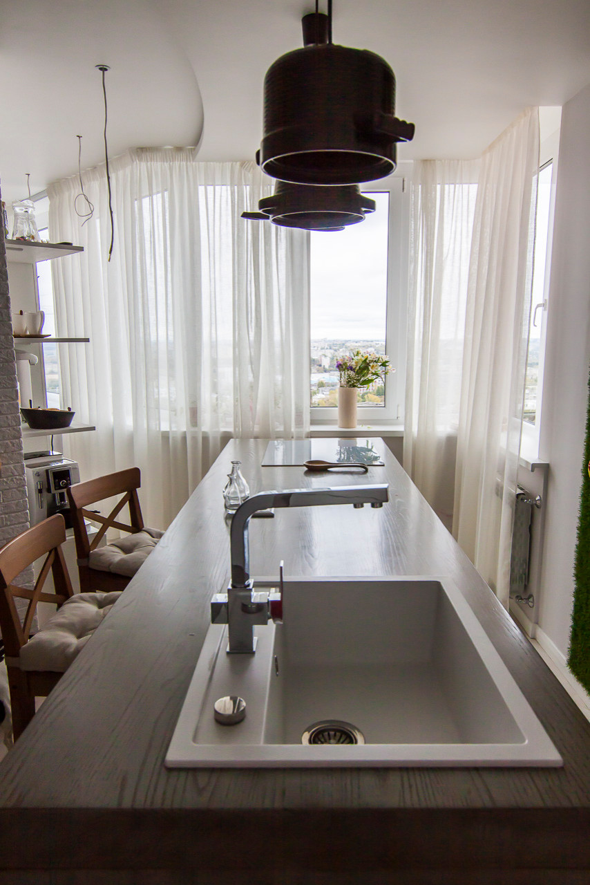 Сапожник с сапогами