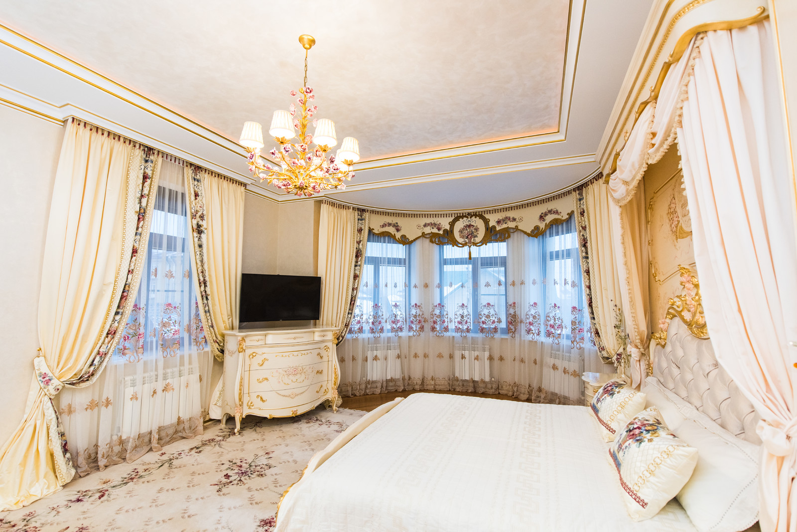 Спальня в классическом стиле