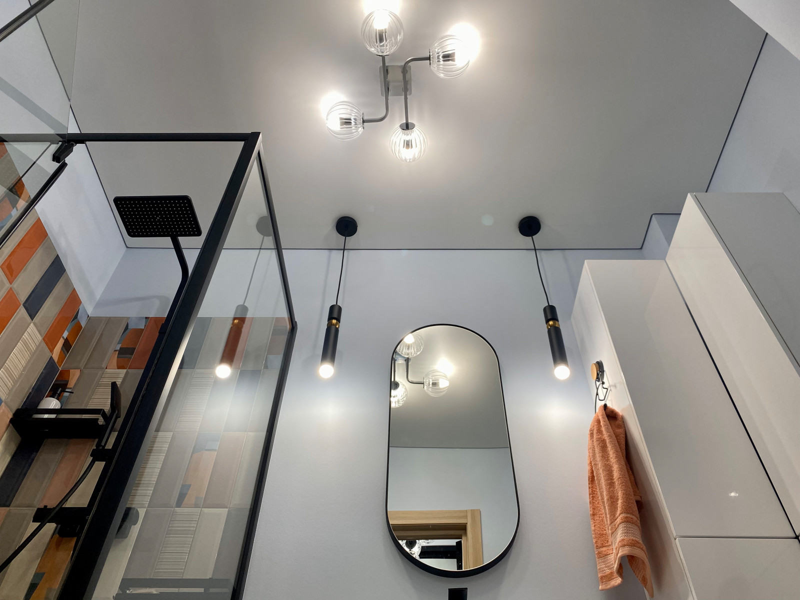 Малые м2 - не помеха комфорта. Смелый и яркий интерьер для молодой семьи