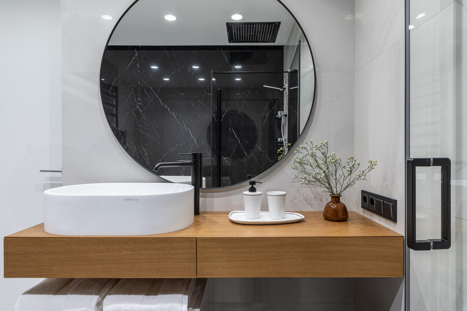 Дом на излучине Невы