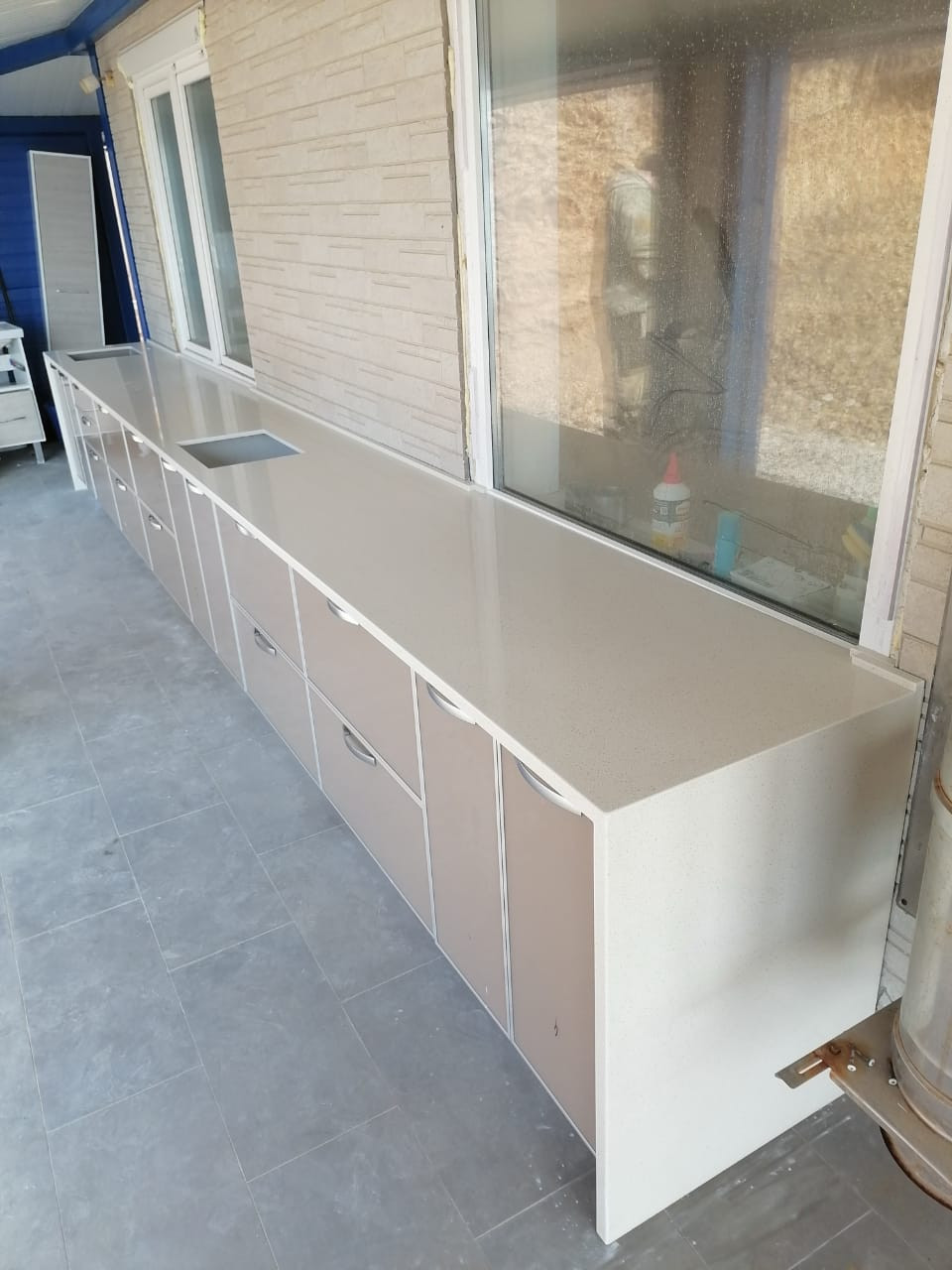 Обложка проекта: Кухня на открытой веранде о. Русский