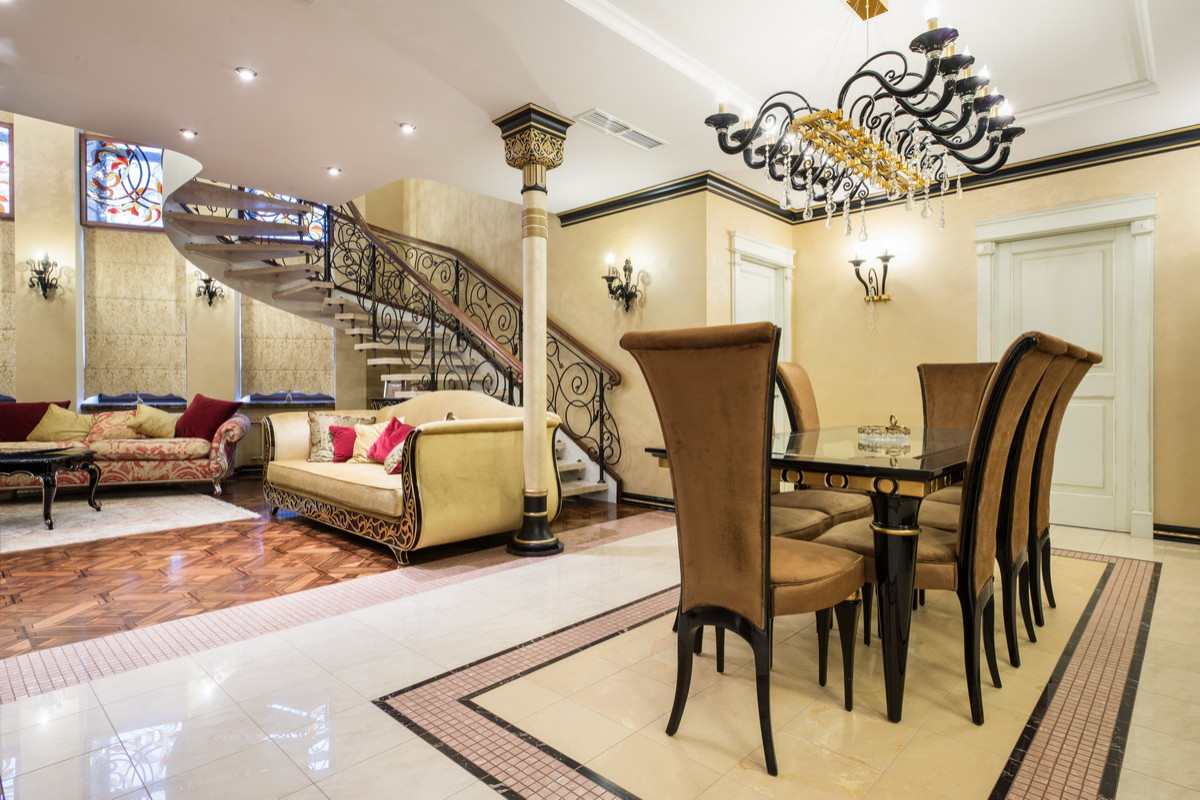 Двухуровневая квартира с камином