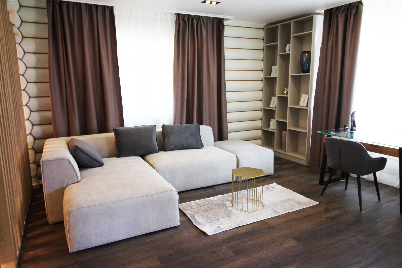 Срубовой коттедж 38 в п.Рощино, Ленинградская обл. Царство-Королевство