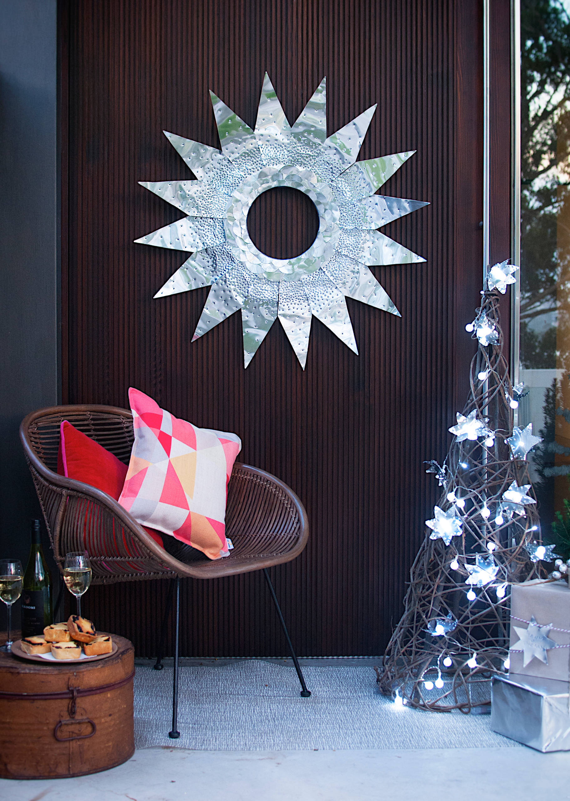 Своими руками: Сверкающий рождественский венок в виде звезды