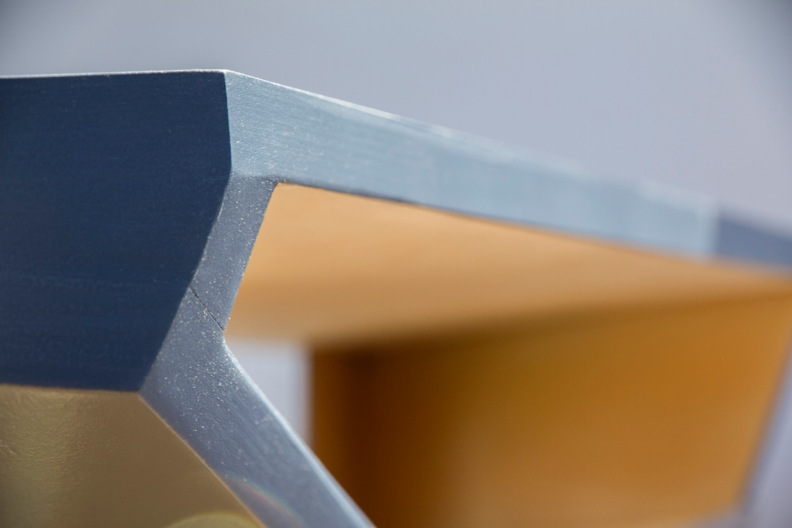 Грани | тумба