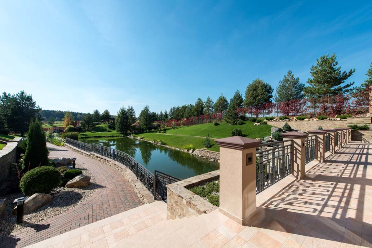 Дом в овраге