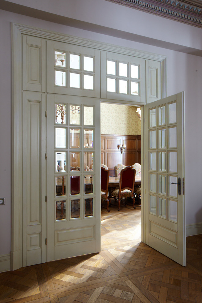 Классические витражные двери