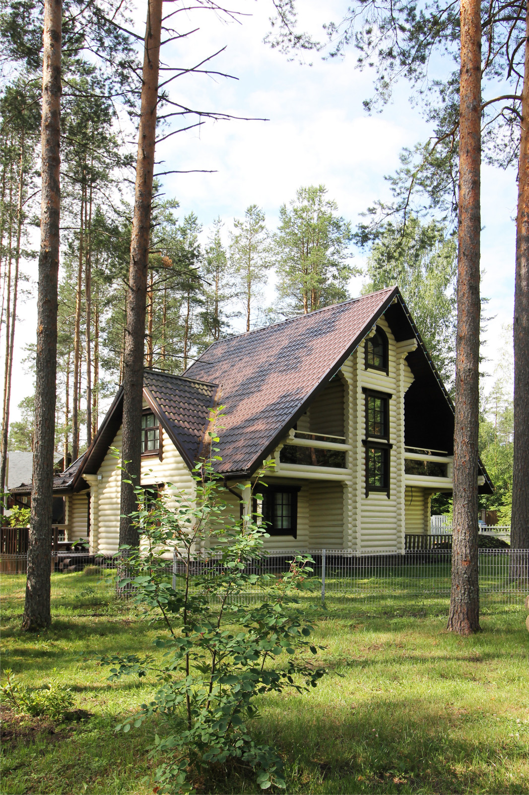 Срубовой коттедж 38 в п.Рощино, Ленинградская обл. Царство-Королевство