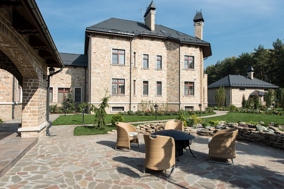 Павильон, открытая площадка с костровищем.