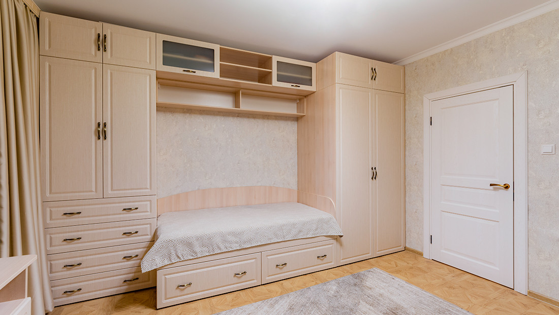 Московский, 76