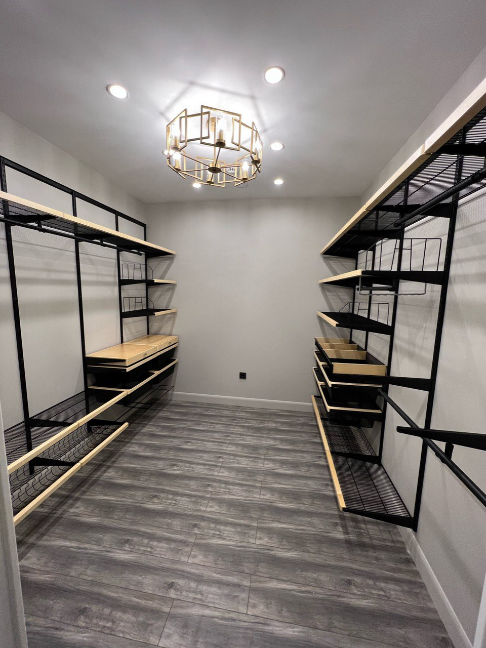 Обложка проекта: Гардеробная комната