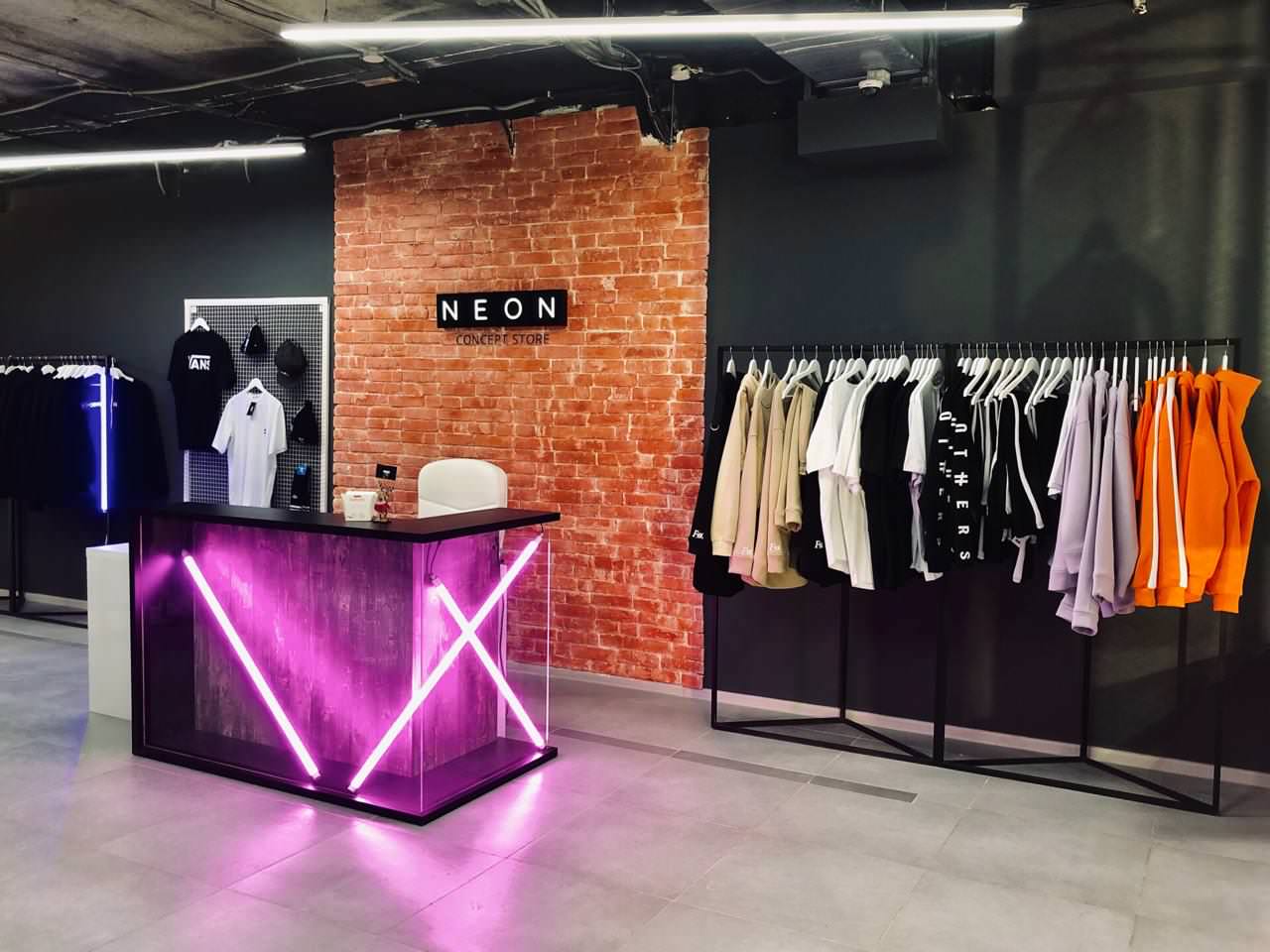 Дизайн-проект + реализация концепт-магазина Neon г. Липецк