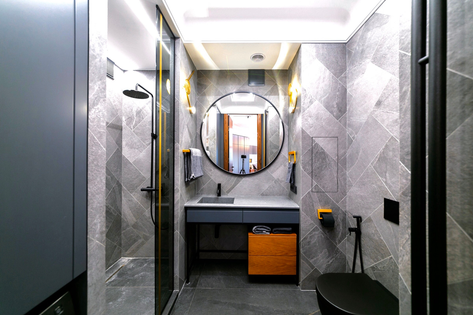 Обложка проекта: Квартира -студия в самом сердце Петербурга.