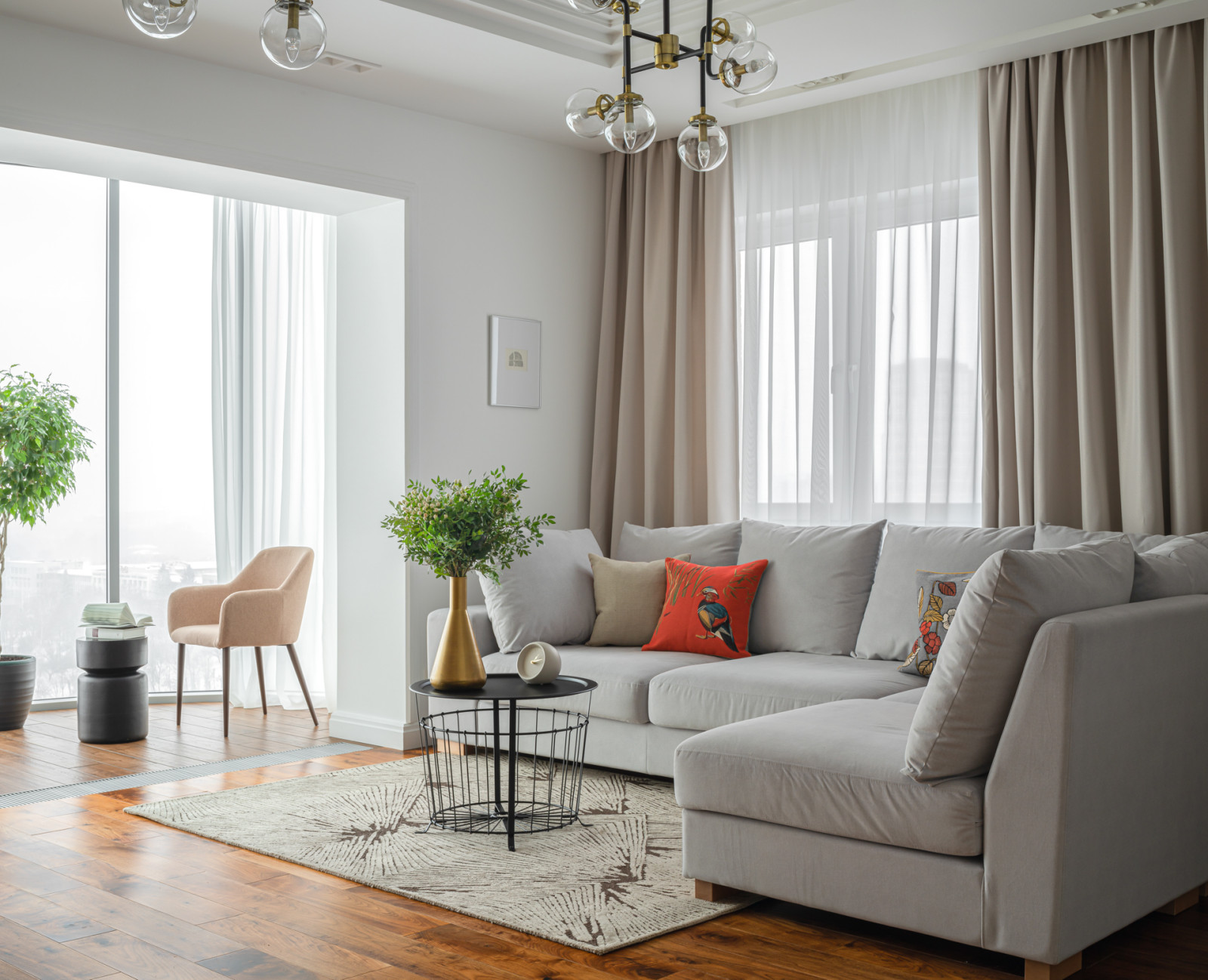 Квартира с панорамным видом на набережную Исети