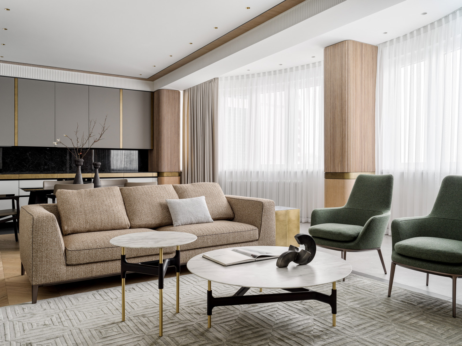 Встроенный телевизор со скрытой дверью