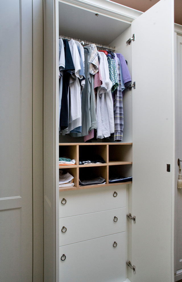 Гардеробная в деревянном доме