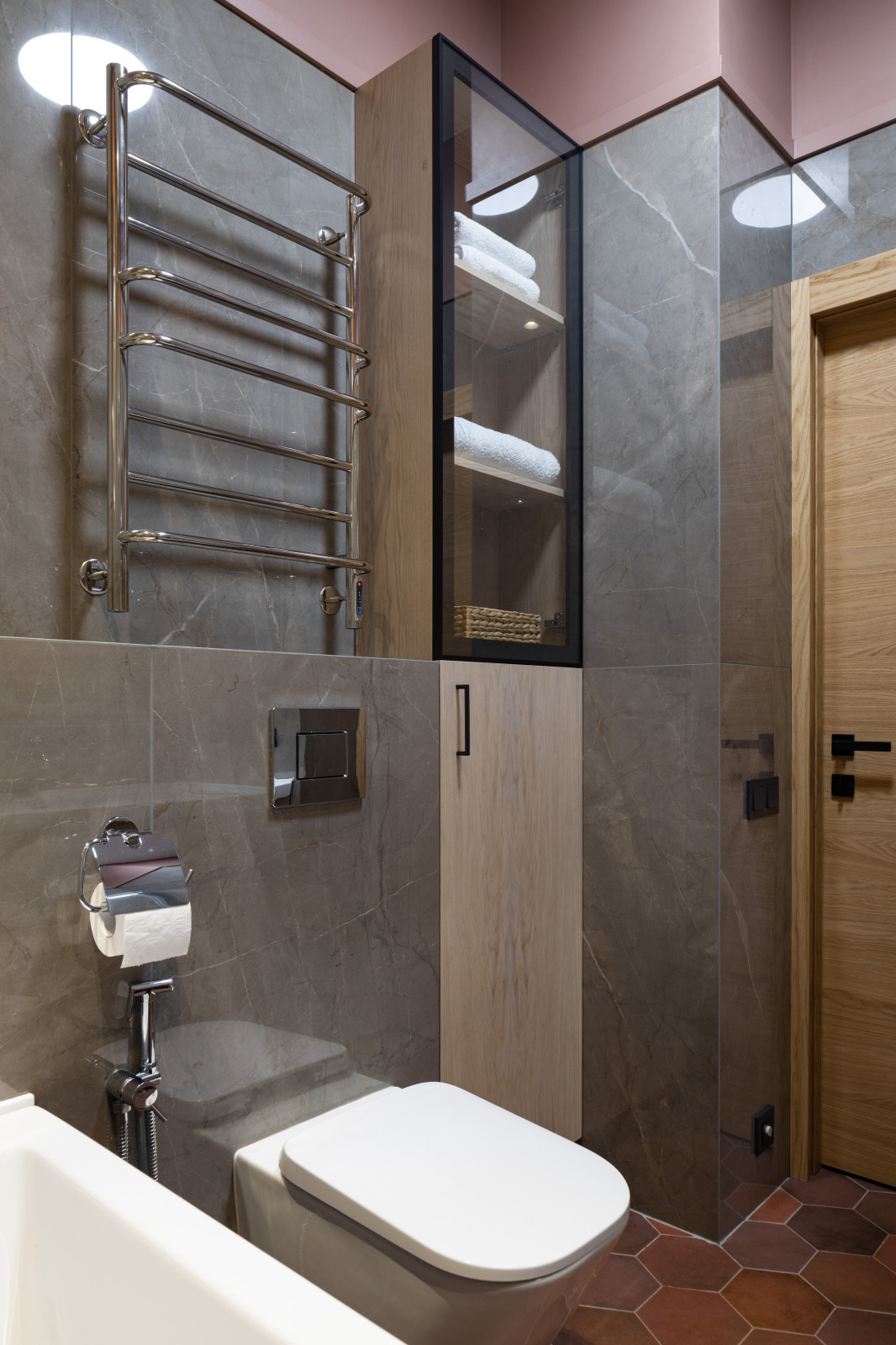 квартира с попугаями