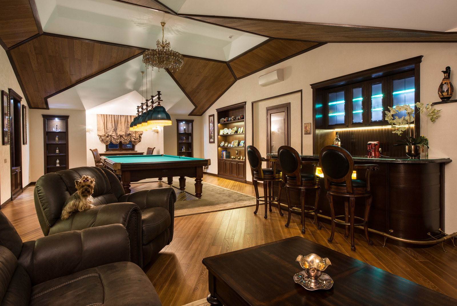 Бильярдная на мансарде