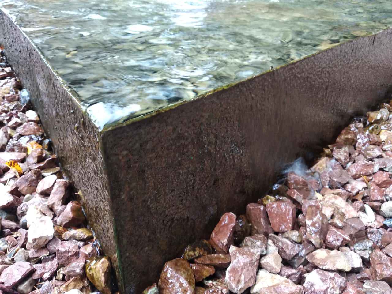 Фонтан с чашей из кортена