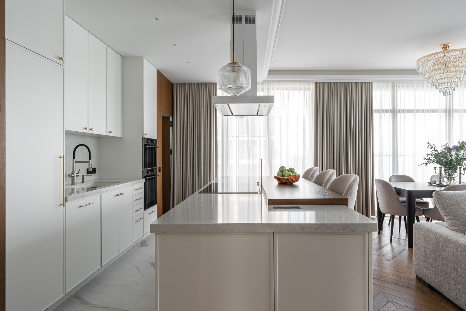 с видом на реку