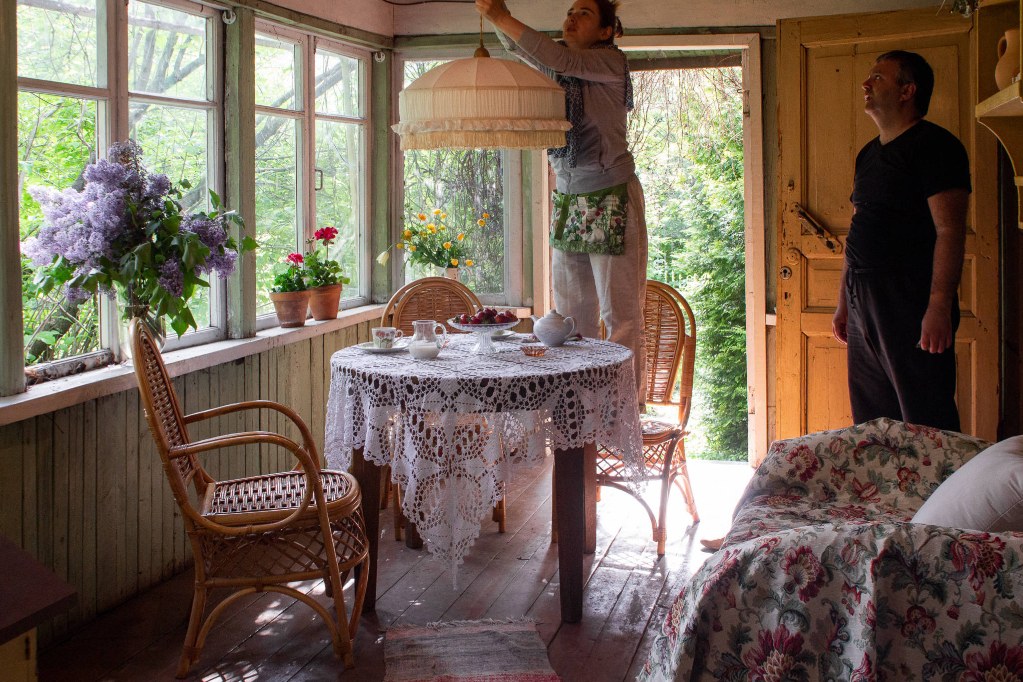 Вопрос: Что делать, если ребенок не хочет на дачу