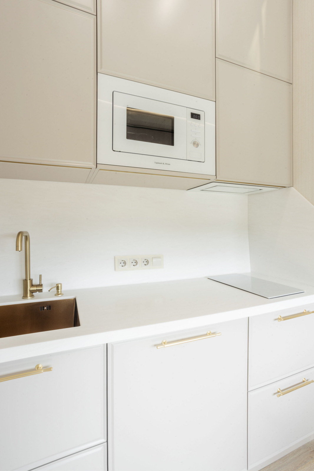 Квартира-студия 28м2 в городе Сочи или "50оттенков золота"