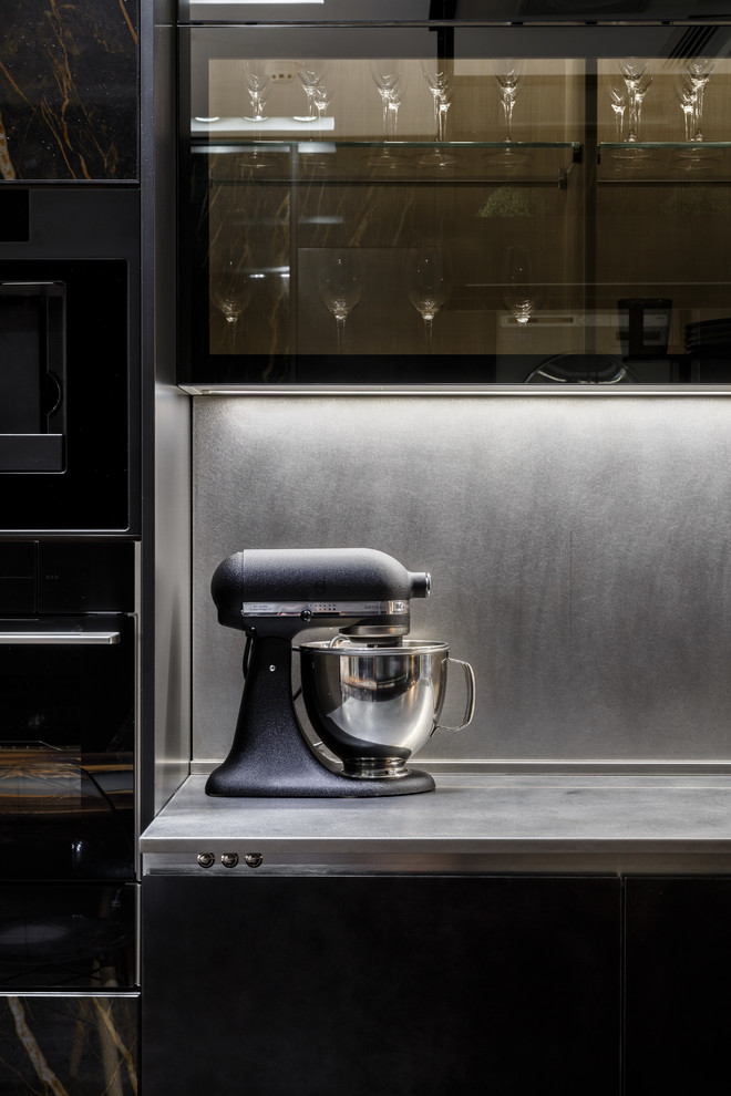 Giulia Novars, Москва. Смоленская, д.10