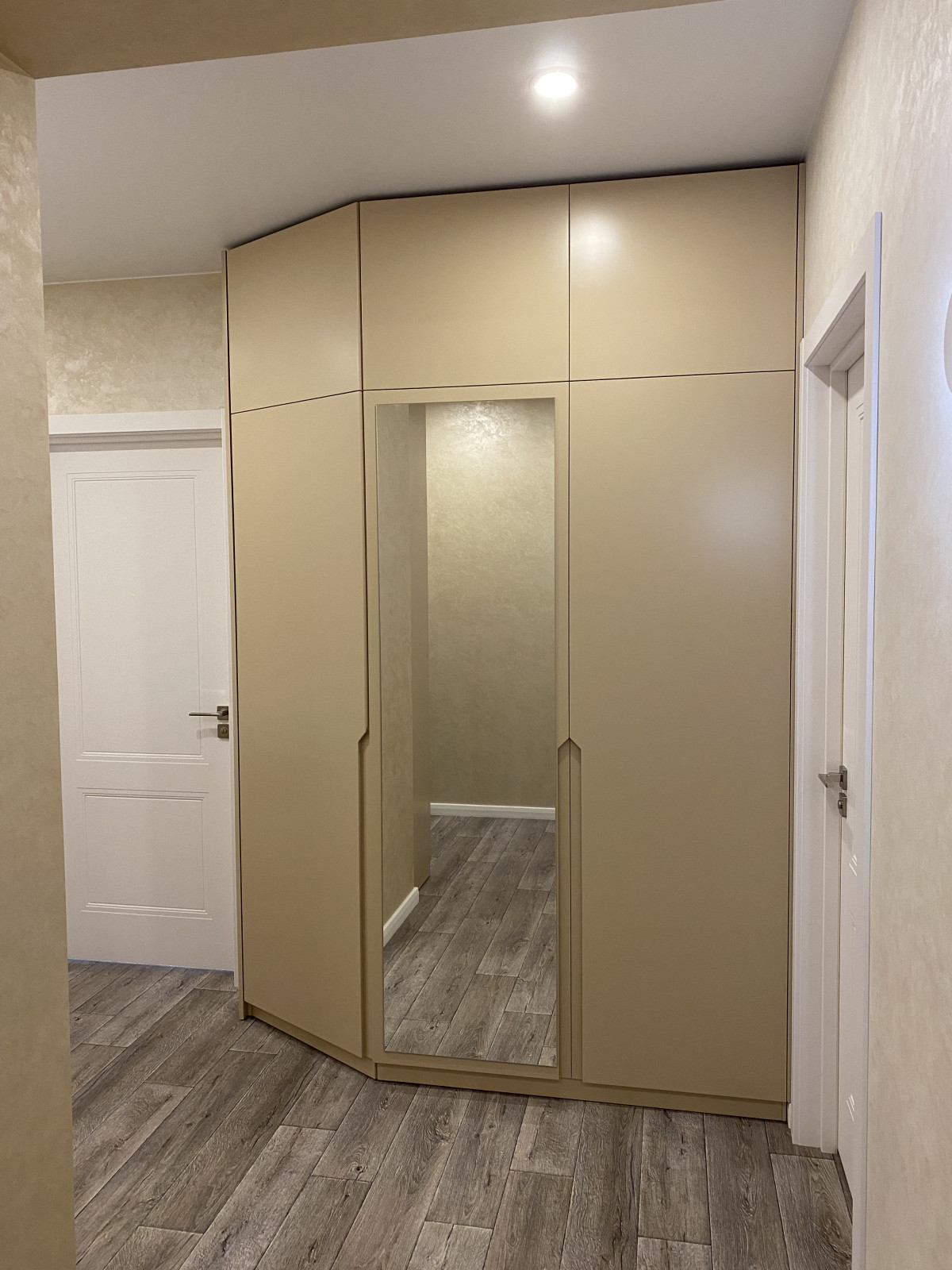 Обложка проекта: Мебель в холл