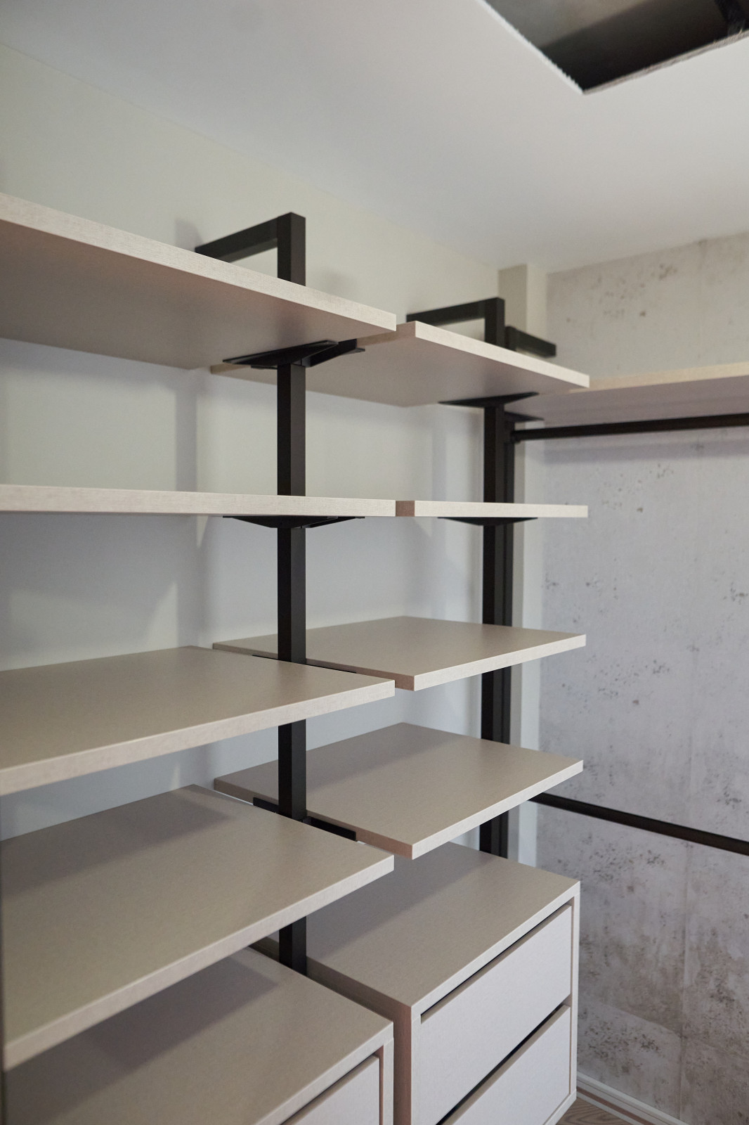 raumplus в интерьере квартиры, гардеробная UNO