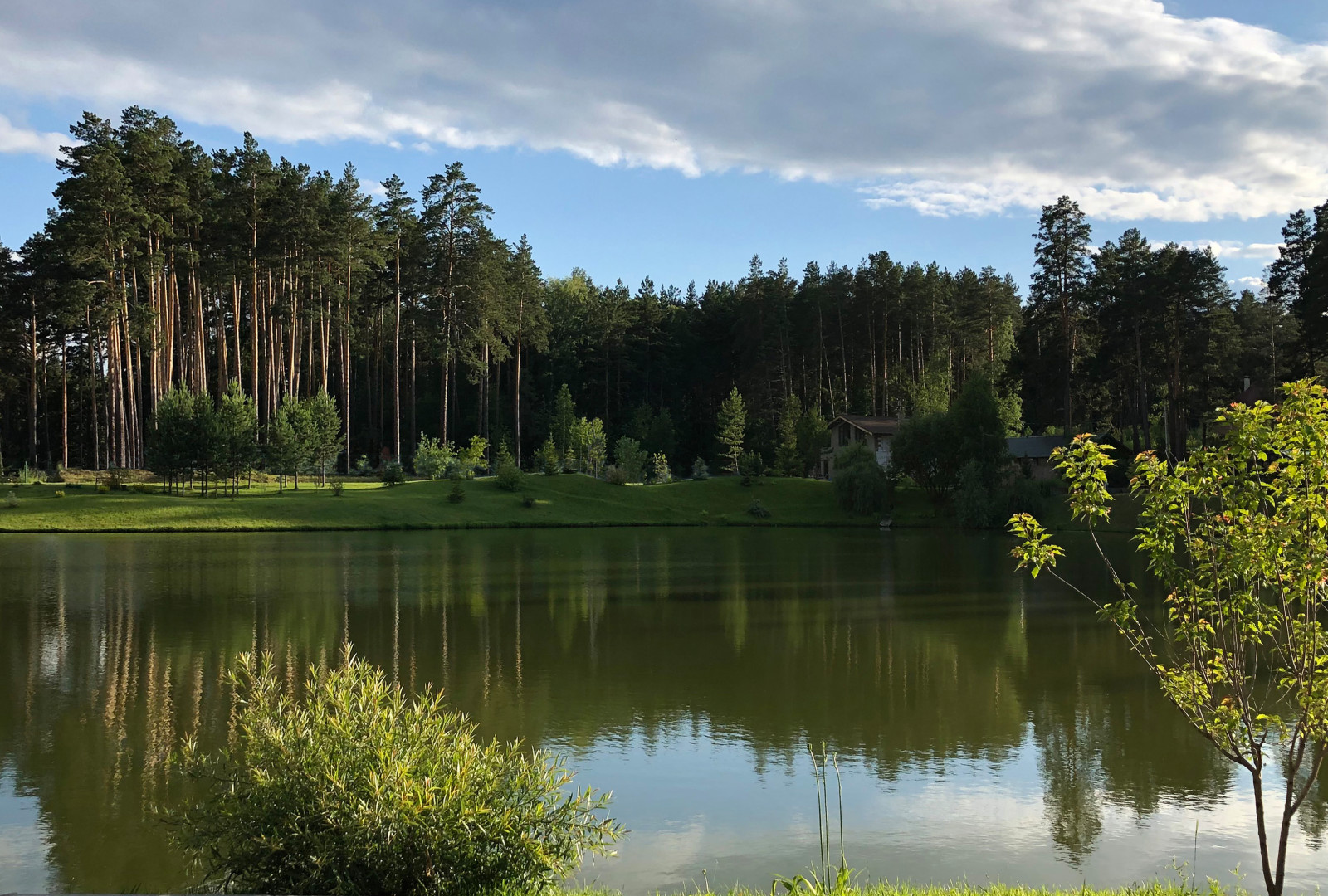 Дом у озера