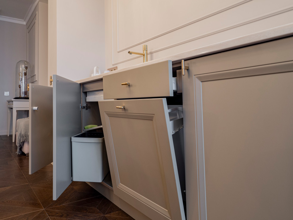 Меблировка квартиры: необычная кухня и гардеробная