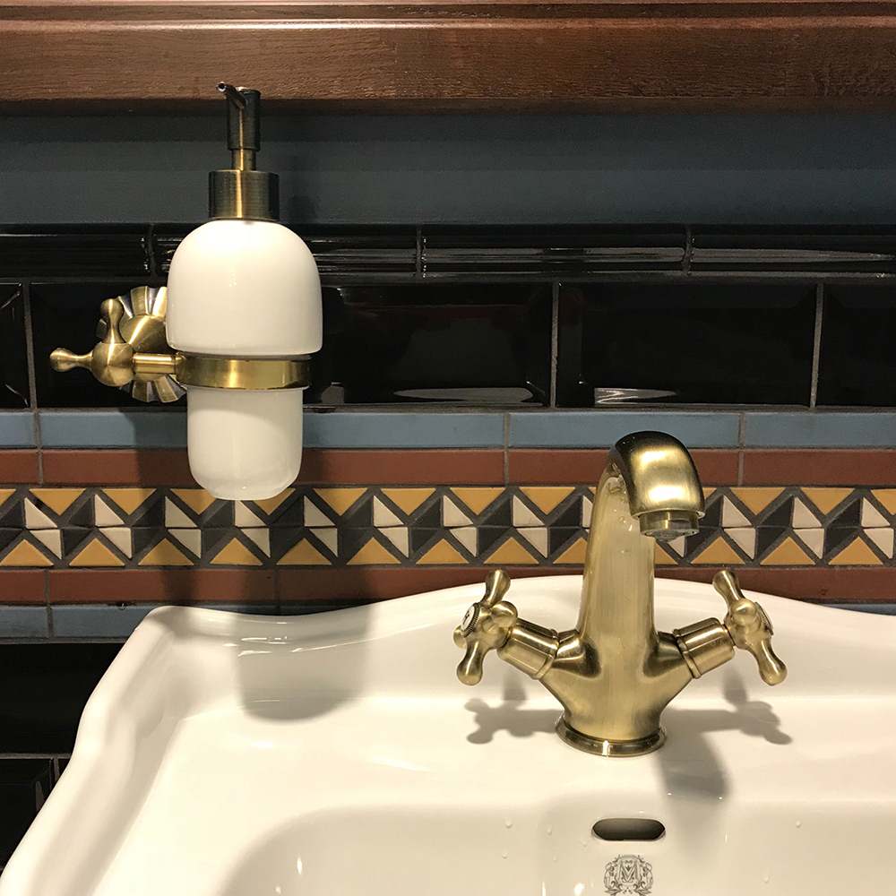 Барбершоп Antica Barberia